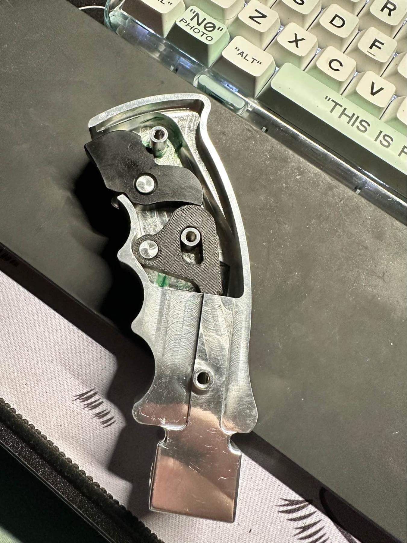 Hurst C7 Handle Adapter for use on C6